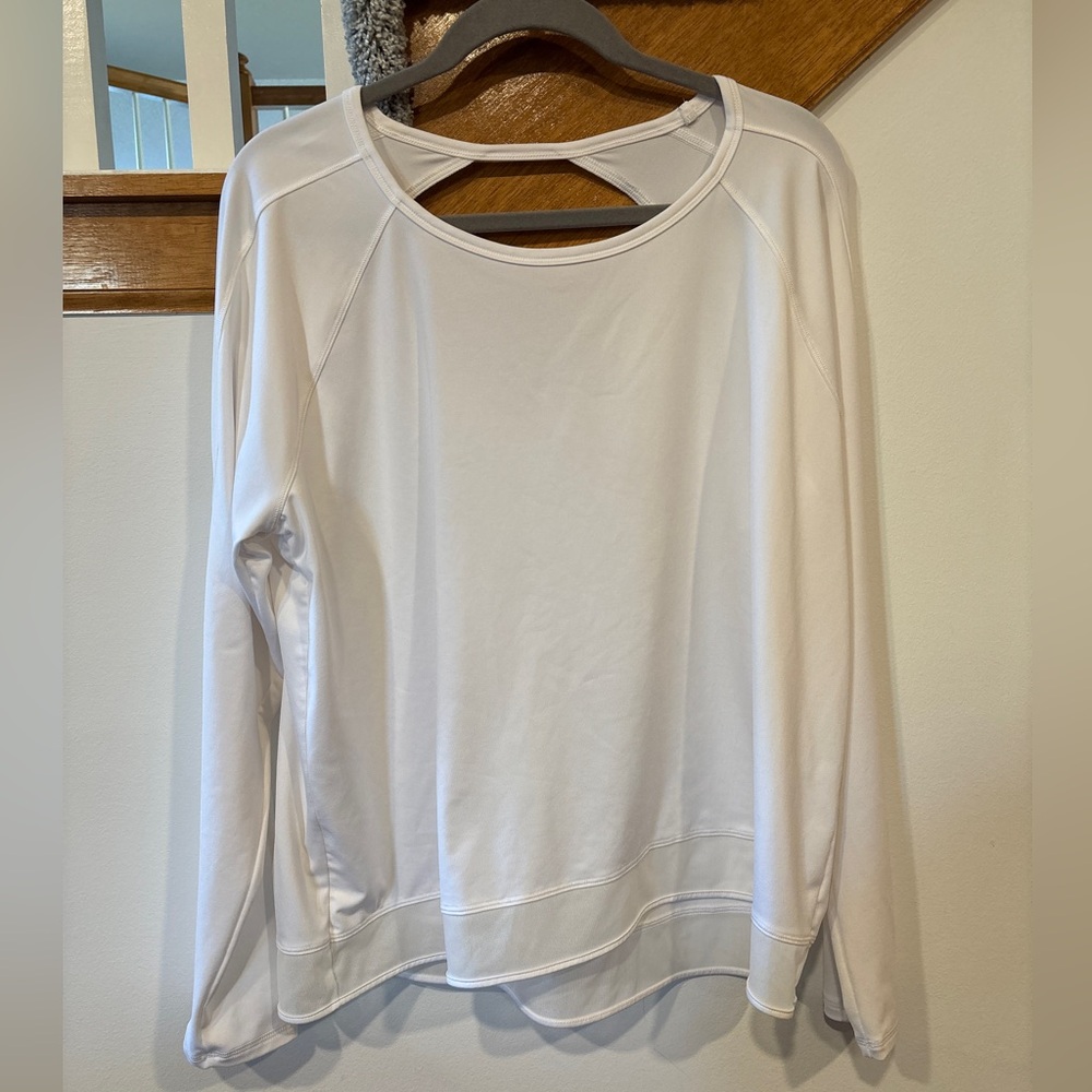 Fila Sport White Long Sleeve Workout Top with Cutout Back - Women’s XL